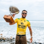 Filipe Toledo, mais conhecido como Filipinho, é um surfista profissional brasileiro nascido em Ubatuba, São Paulo, no dia 16 de abril de 1995. O atleta faz parte do Brazilian Storm, ou Tempestade Brasileira, grupo de surfistas canarinhos que estão arrebentando nos últimos anos. Filipinho entrou para a Liga Mundial de Surf (WSL) em 2013, quando tinha apenas 17 anos. Antes disso, o paulista já disputava campeonatos de menor expressão. Sua melhor colocação alcançada no Mundial de Surf foi o título mundial conquistado em 2022 na WSL Finals, batendo na final seu compatriota Ítalo Ferreira.