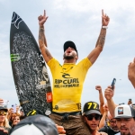 O surf está no sangue da família Toledo. E não diferiria com Filipe. Filho de Ricardo, bicampeão brasileiro de surf nos anos 90 e irmão mais novo de Matheus, campeão paulista em 2010, Filipinho pegou gosto pelo esporte desde pequeno. Em entrevistas, costuma contar que foi colocado numa prancha com apenas 10 meses de nascimento! Com seis anos, já curtia surfar por iniciativa própria. Sua terra natal também ajudou. Afinal, Ubatuba é um município costeiro localizado no estado de São Paulo. Não demoraria para o paulista começar a atuar profissionalmente.