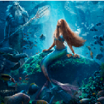 Rob Marshall reimagina o clássico de animação musical A Pequena Sereia (The Little Mermaid) para a tela grande. A história gira em torno de Ariel, a jovem sereia aventureira, filha do Rei Tritão. Ela está ansiosa para descobrir o mundo além do mar e quando visita a superfície, se apaixona pelo Príncipe Eric. Embora as sereias não possam interagir com humanos, Ariel segue o seu coração e faz um acordo com a maléfica Úrsula, a Bruxa do Mar. Esta lhe dá a oportunidade de experimentar a vida em terra, mas ao mesmo tempo coloca em risco a sua própria vida e a coroa de seu pai. Filme lançado em 2023, e estrelado por Halle Bailey, Jonah Hauer-King, Javier Bardem e Melissa McCarthy com Daveed Diggs, Jacob Tremblay e Awkwafina em papéis de voz.